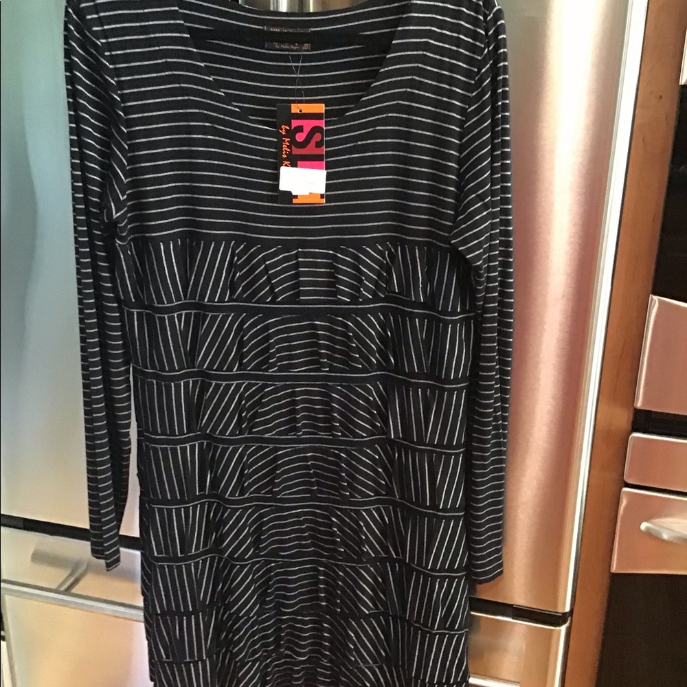 Isle brand boutique dress nwt